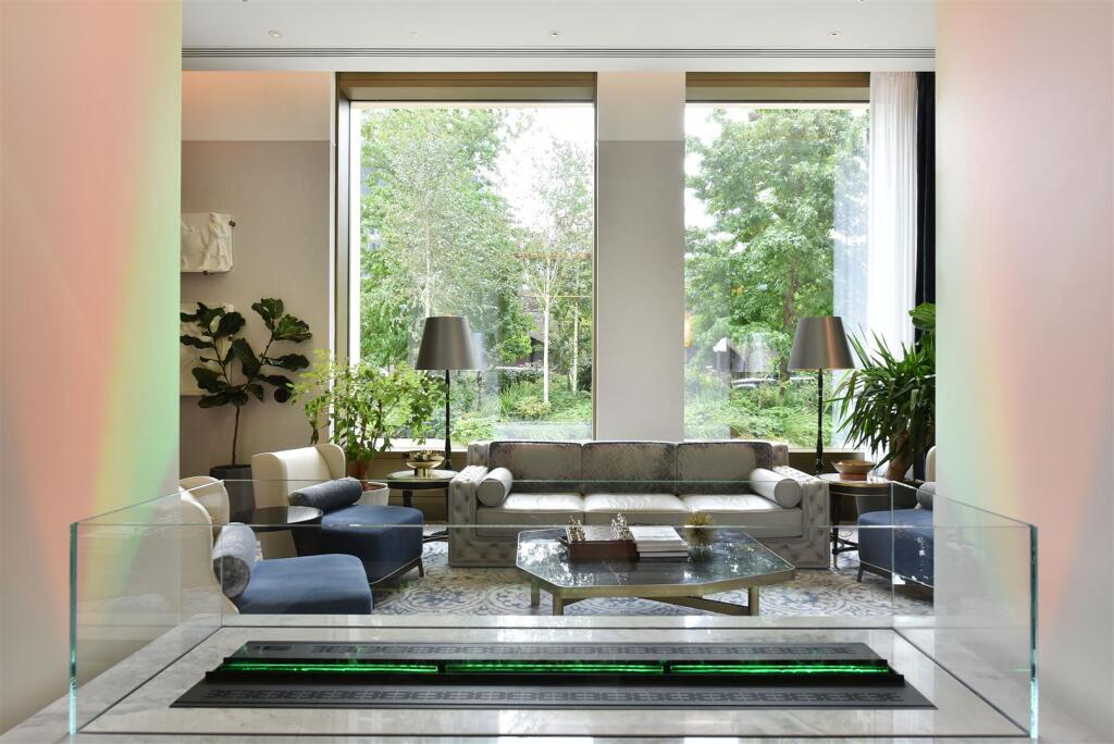 A604, 8 Carnation Way Facilities (4).JPG