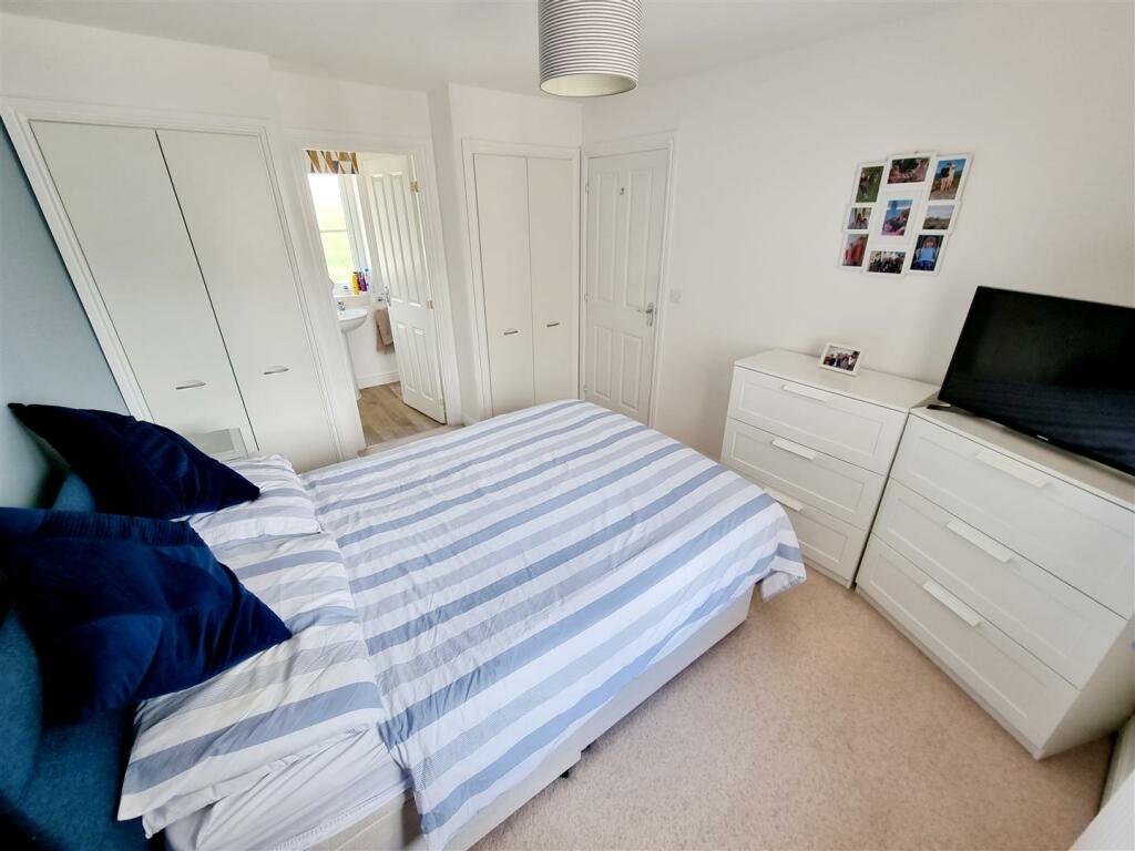 Bed1.1.jpg