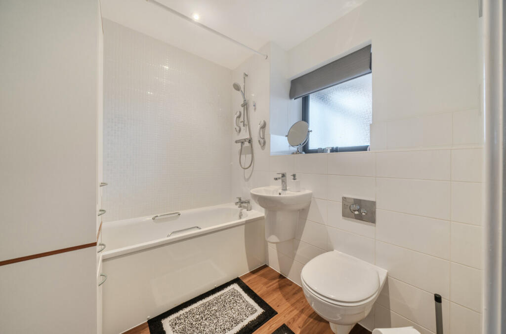 1383179-5-691eed0...