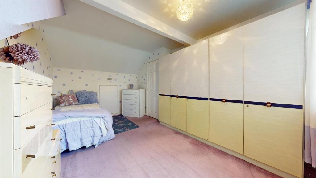 Cranshaw Avenue, Bedroom