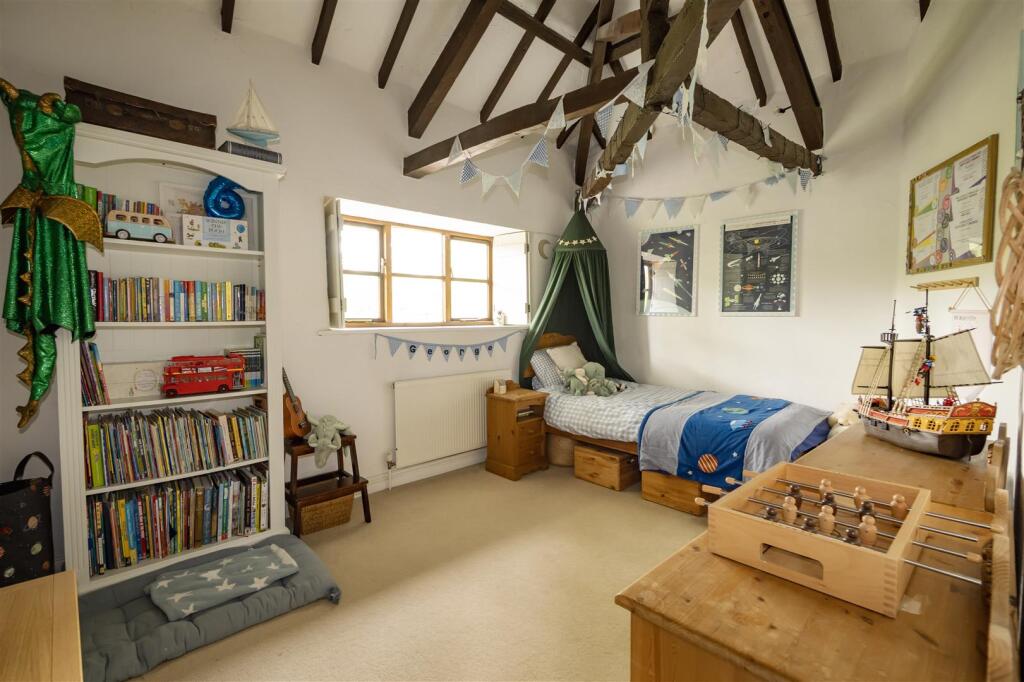 Upstairs bedroom middle