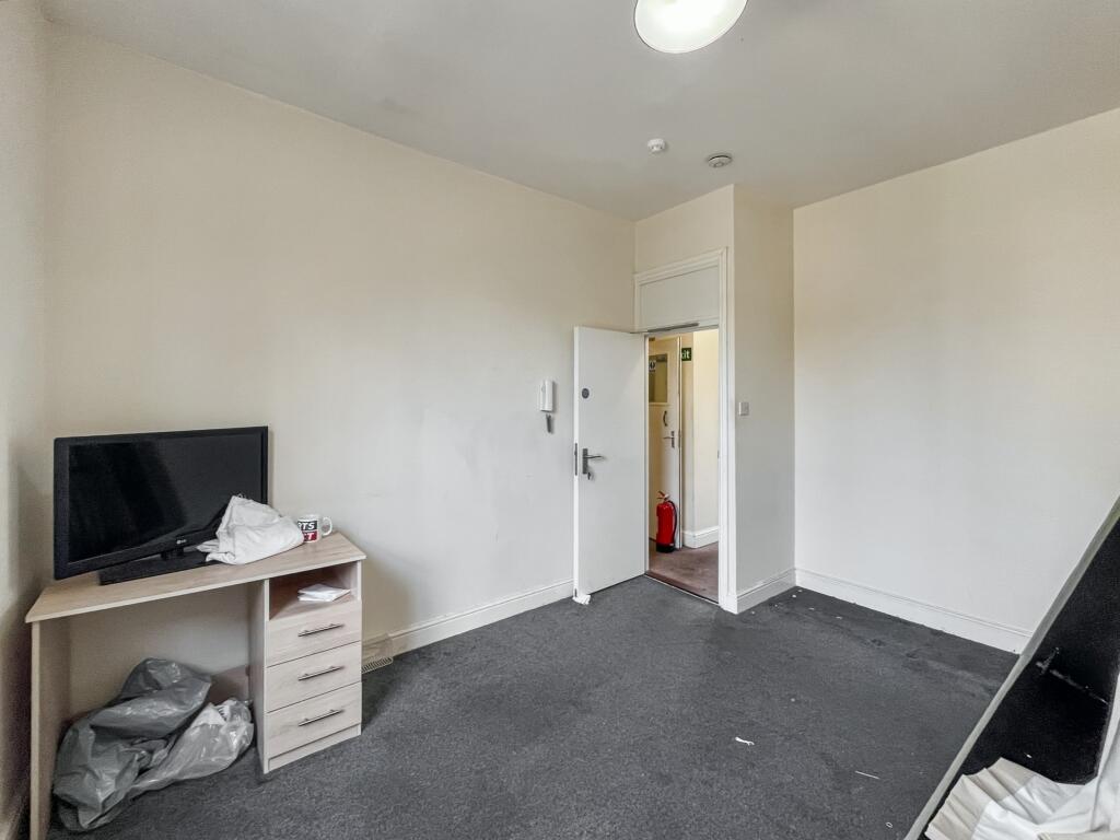 98 Ritherdon Road, Tooting, London SW17 8QQ