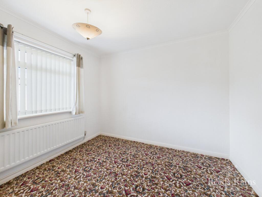 Bedroom 2/Dining Roo