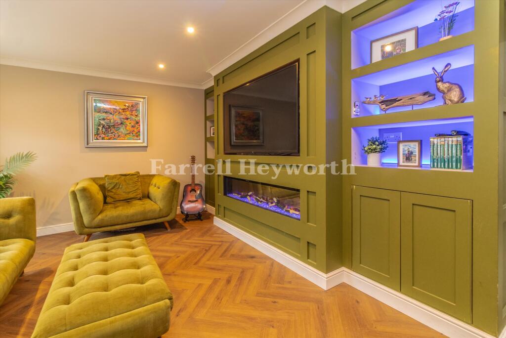 Lounge image 4