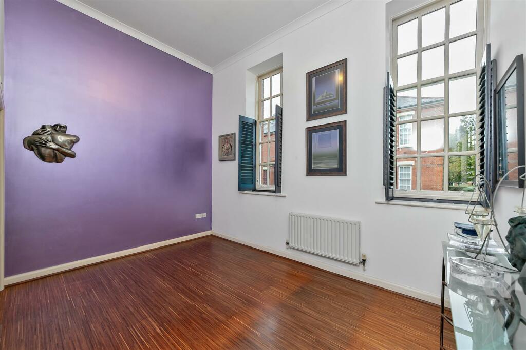 9GreatLeysCourt-10.jpg