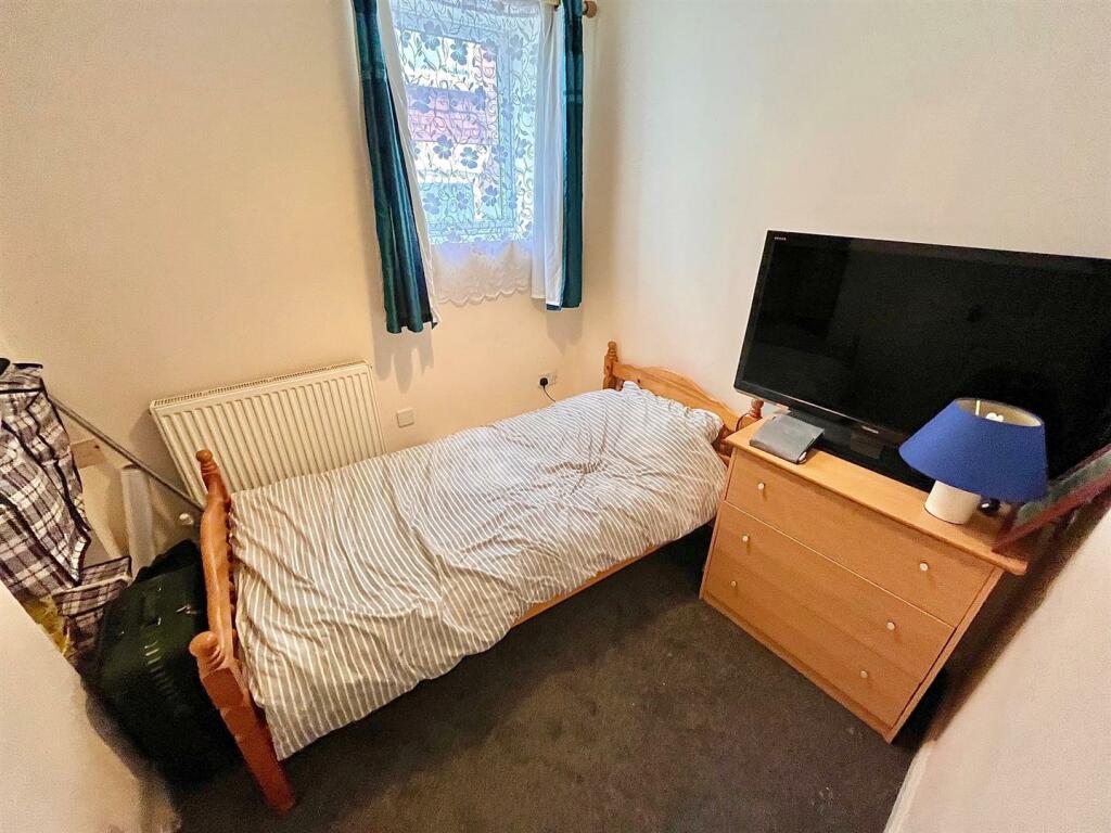 Bedroom 2.jpg