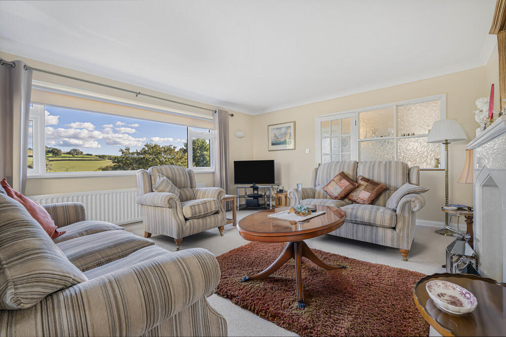 Living room (2)