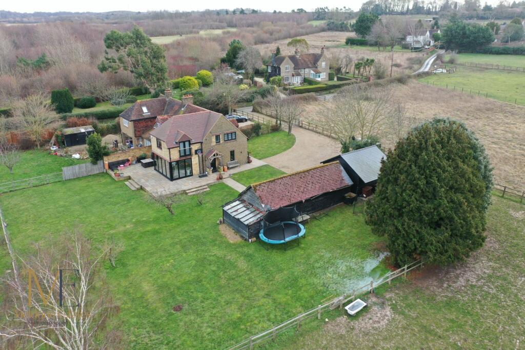 Aerial-Shot_Round street_Side_2