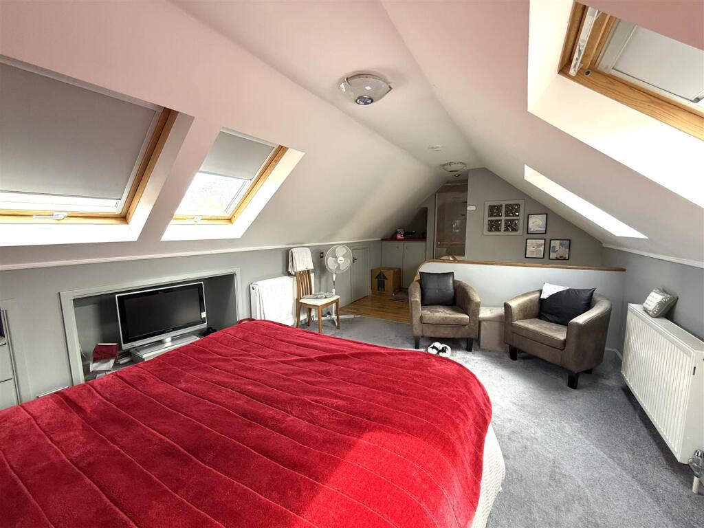 49 armitage loft 2.jpeg