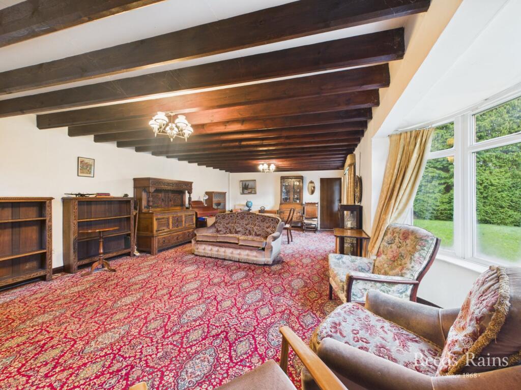 Sitting/Dining Room