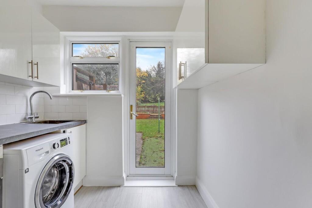 02-6fe4JHPropWorld - 21 Meadowview Close - 4-mediu
