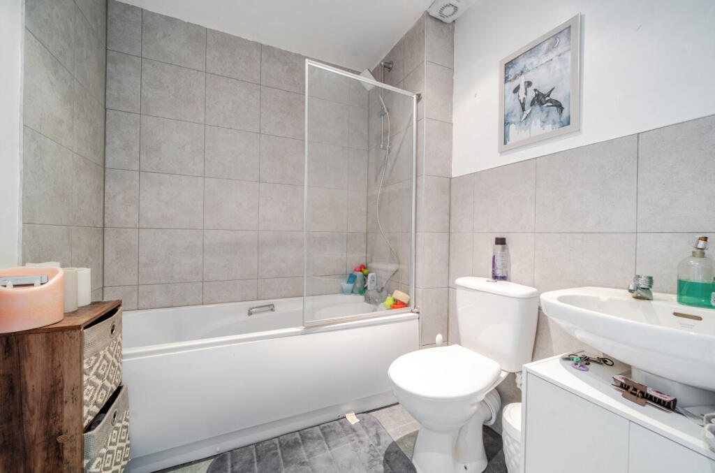 1329978-8-6883843...