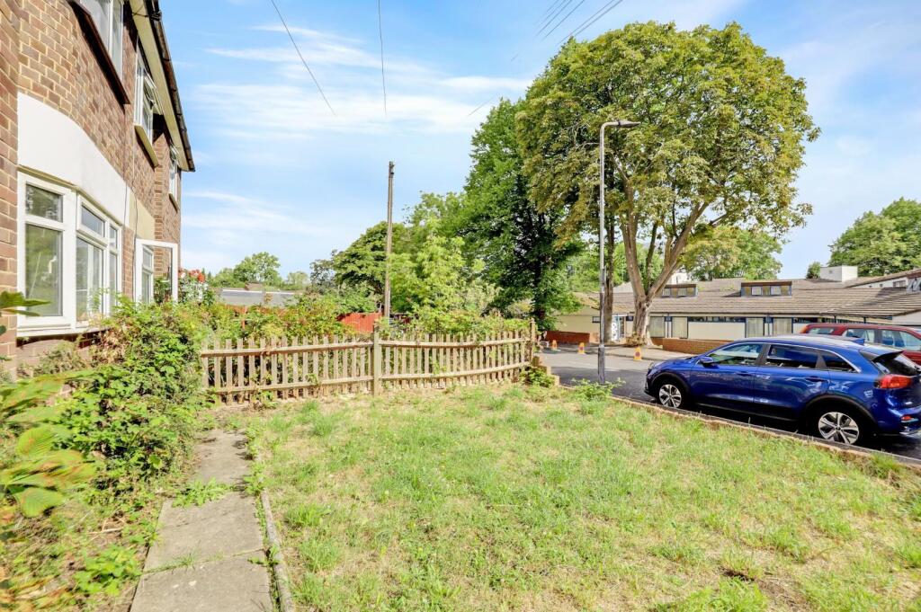 13-75d6JHPropWpen - 16 Hayleigh Gardens - 37.jpg