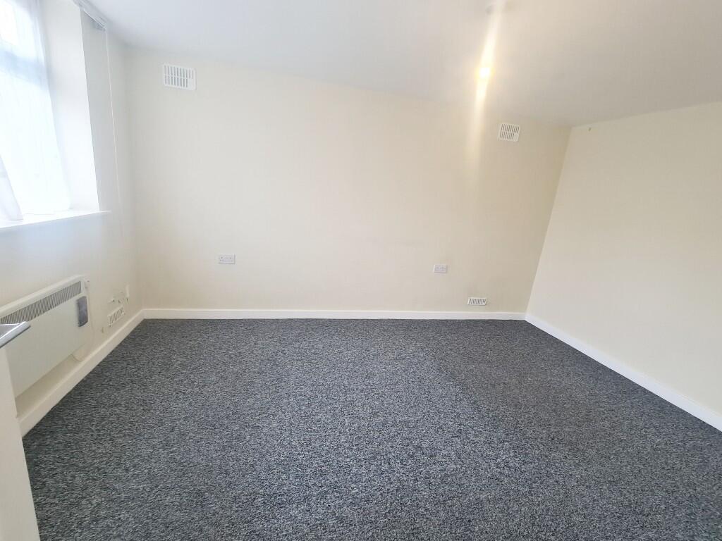 1-Bed's Bedroom