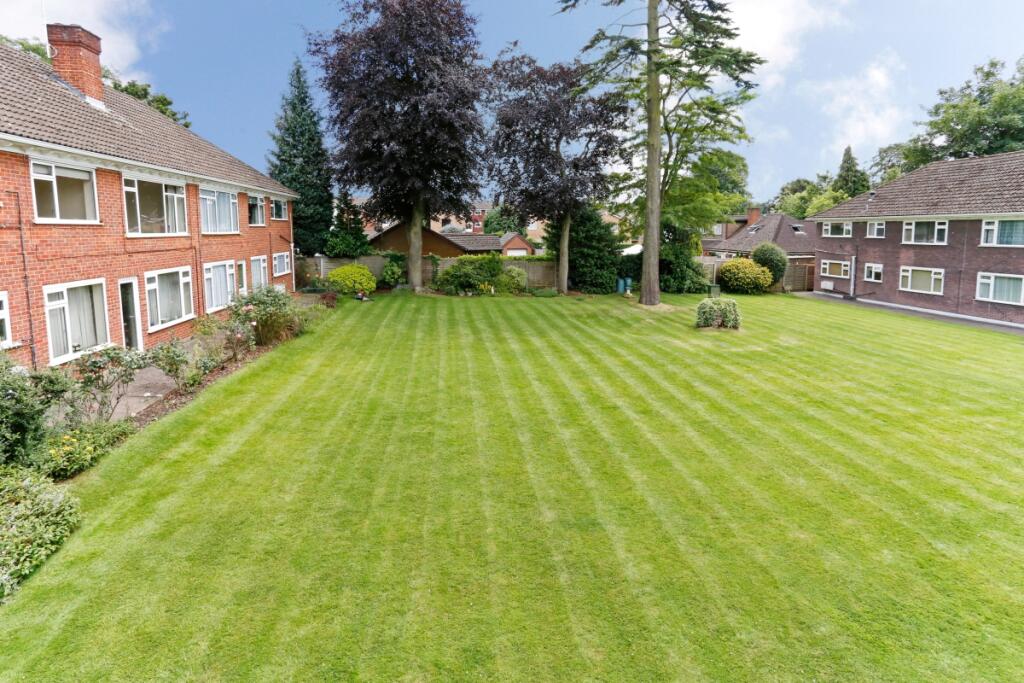 33 Bromet Close F...