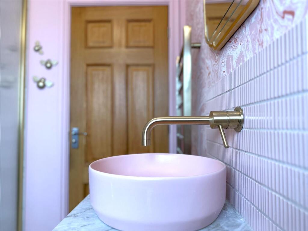 Luxurious Shower Room Fittings 854