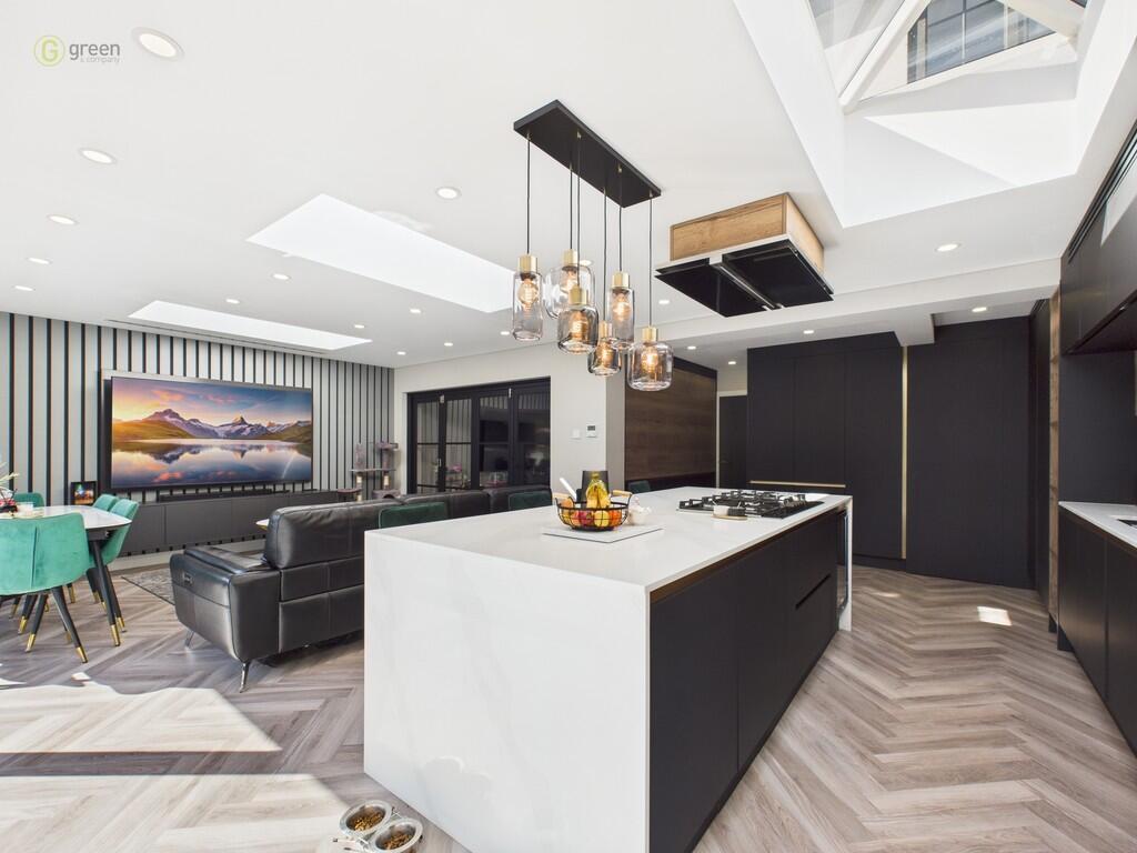 CAM03830G0-PR0221...