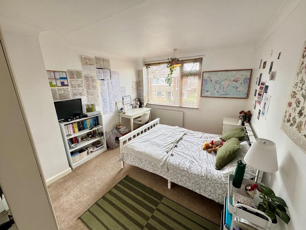 4 Maple Walk Bed2