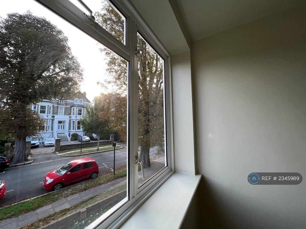 Single Bedroom Wndow