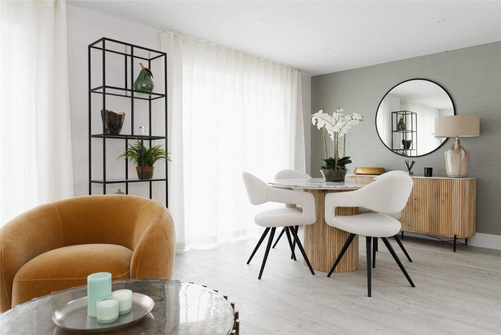 Show Home Dining