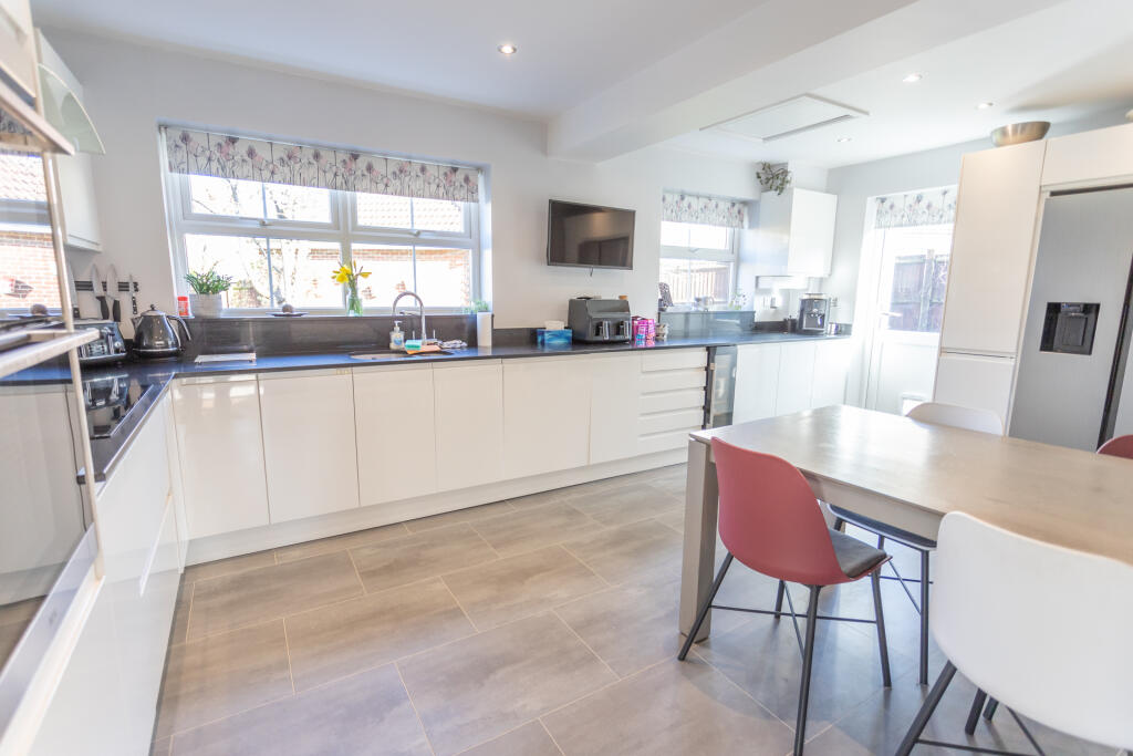 Re-fitted Kitchen/diner