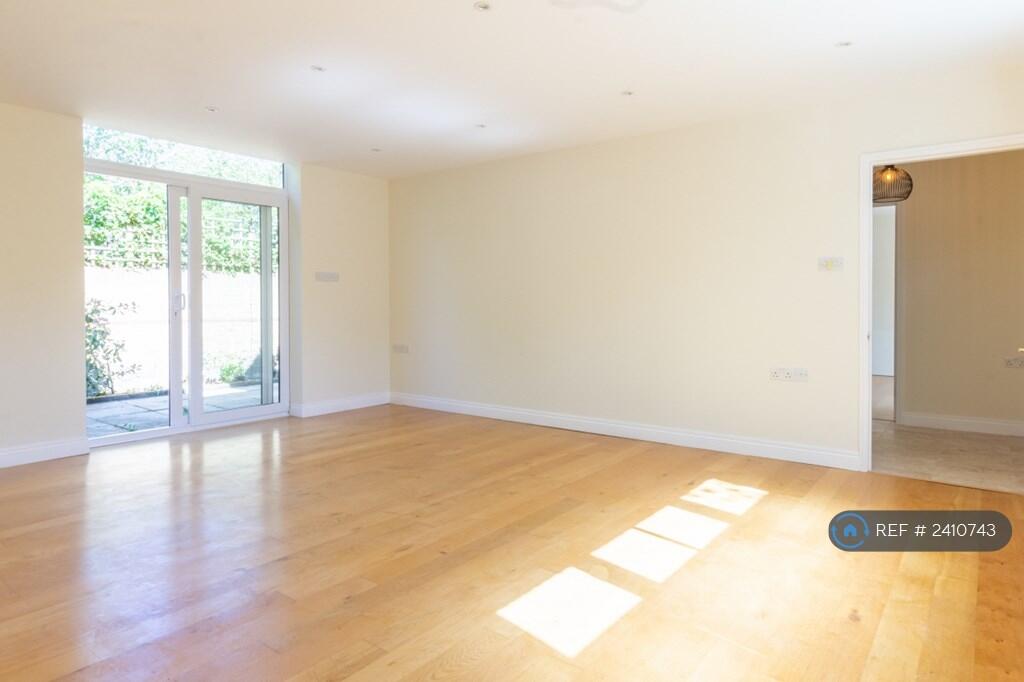 Lounge With Doors To Garden