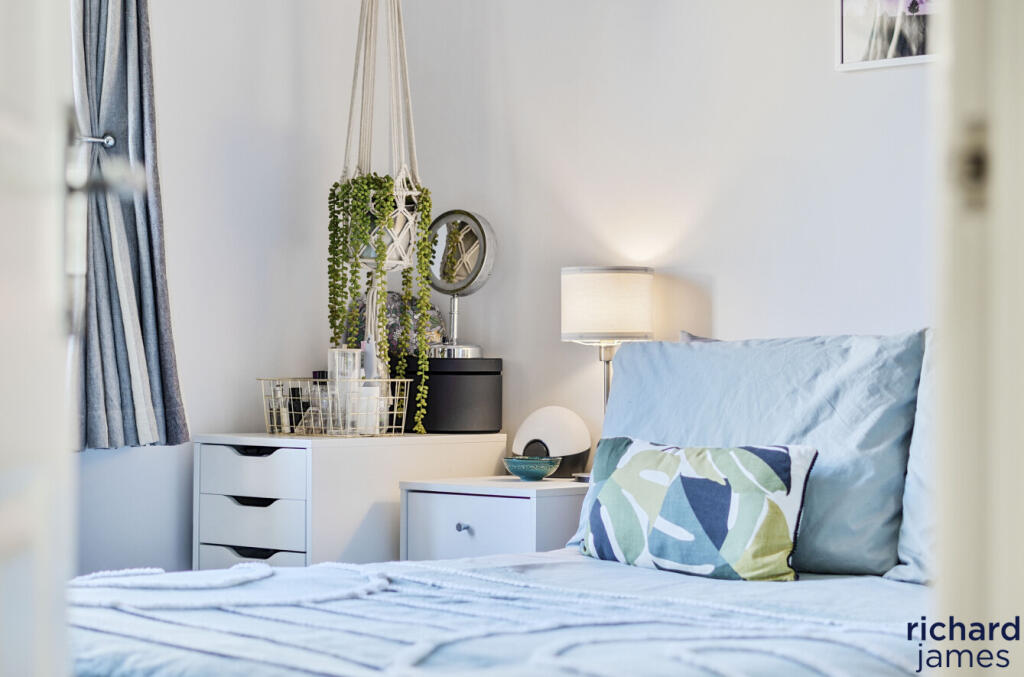 40614146444940d18bdc2df50235d54d