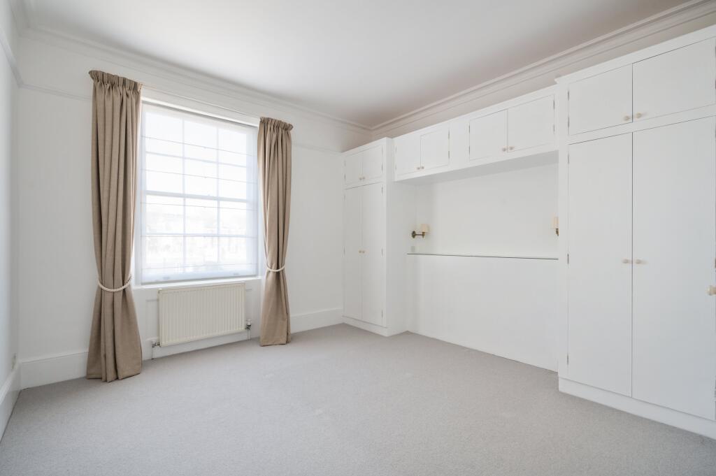 Warwick Square,19B-P