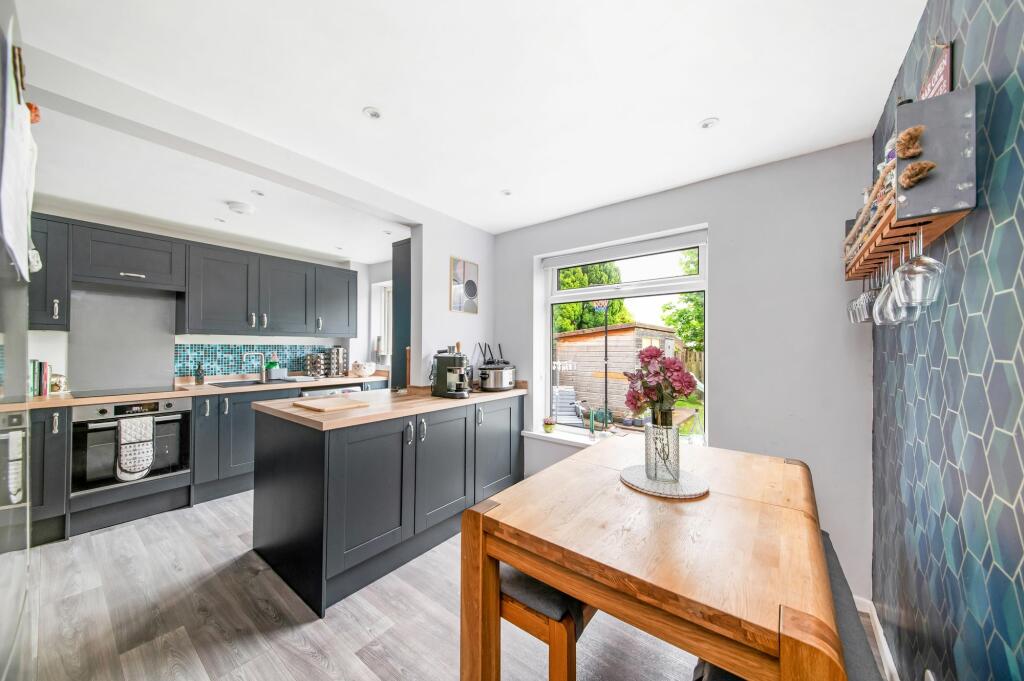 OPEN PLAN DINING KITCHEN