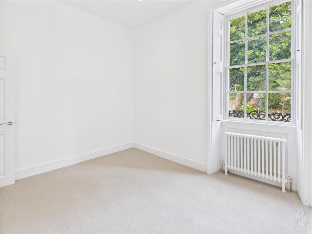 Main Bedroom 2.jpg