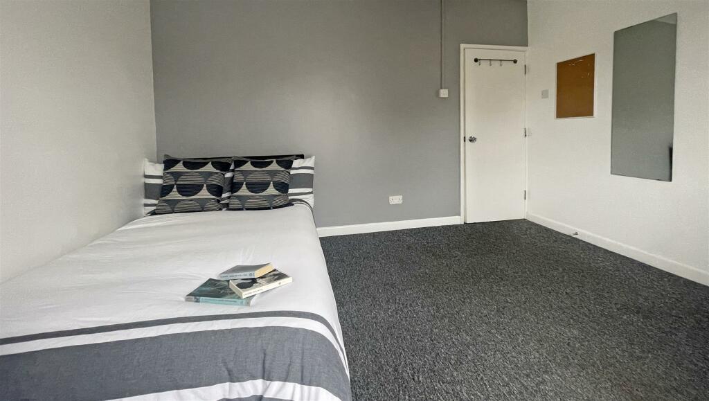 student-5-bed-house-portsmouth-margate-road (2a).J