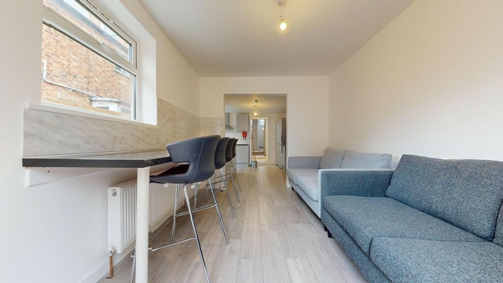 Main Kitchen dine...