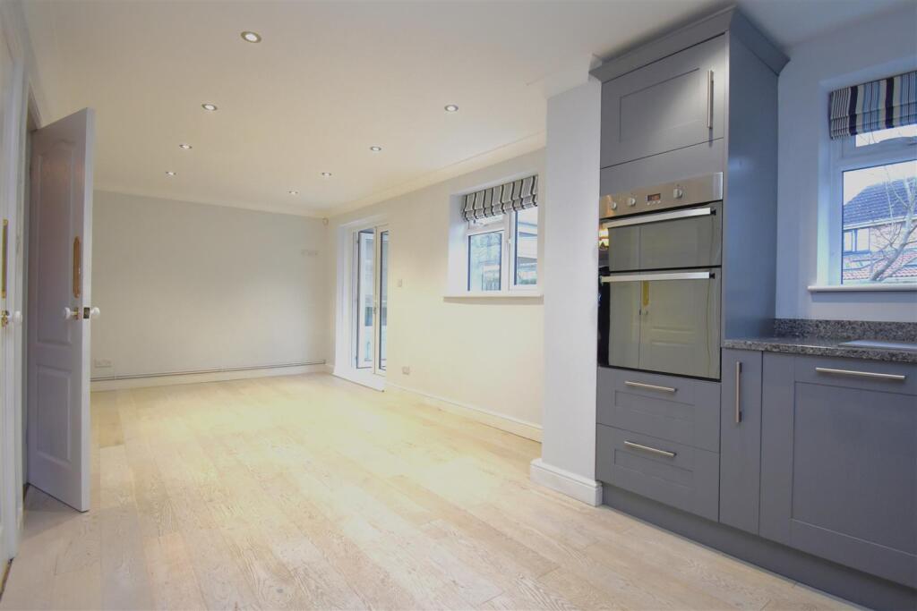 KITCHEN DINING