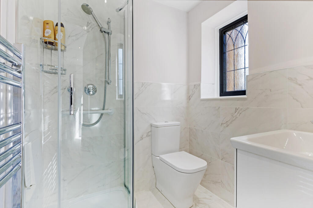Annexe Shower Room
