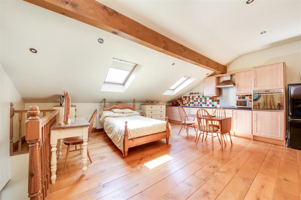 STUDIO/ANNEX/BEDROOM FIVE