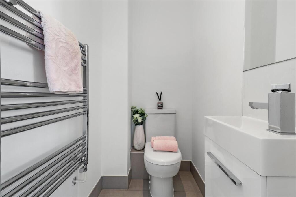 Cloakroom/WC
