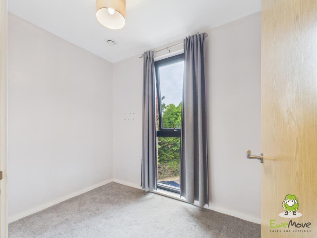 CAM03778G0-PR0266-STILL017