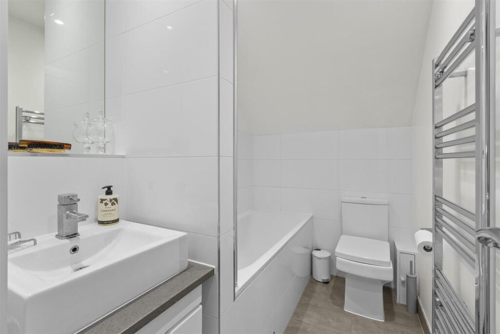 Flat 9, 15 Priory Road, HP13 6SL-4.jpg