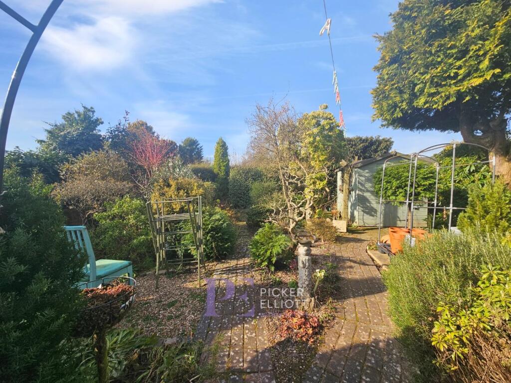 Large Landscaped Garden