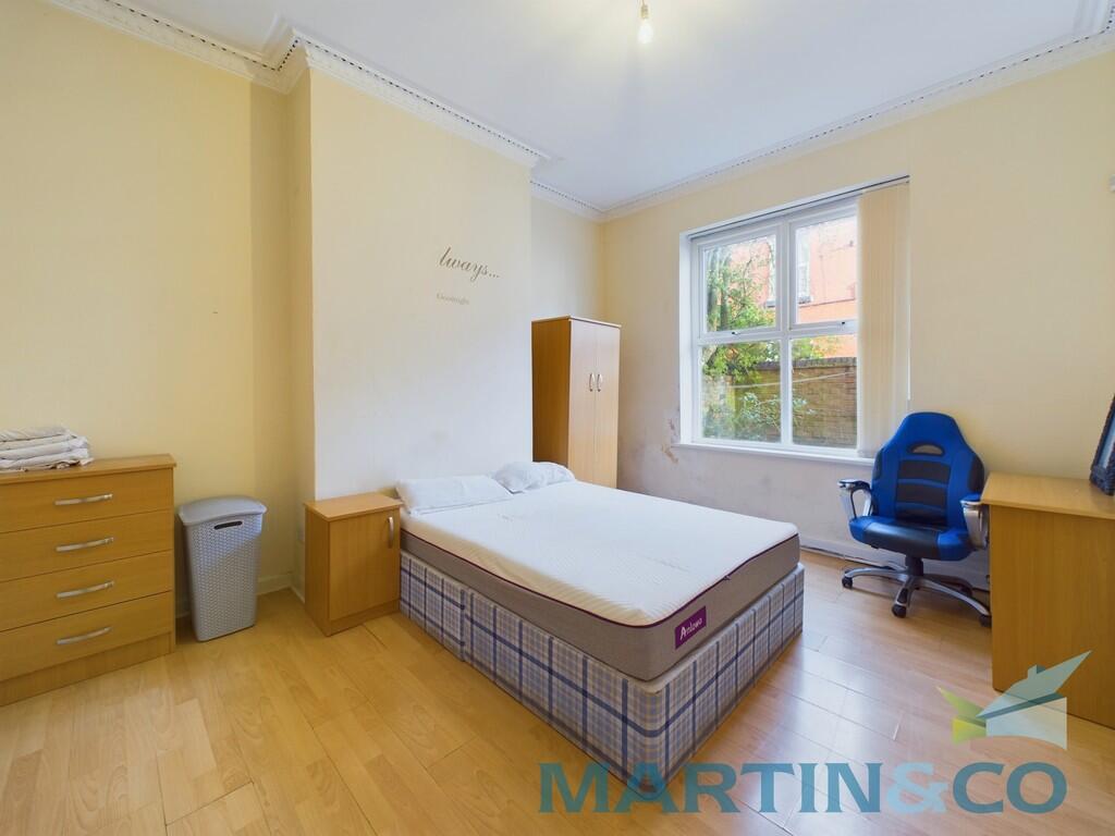 CAM01870G0-PR0152...