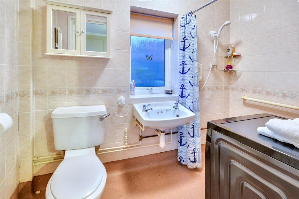 Shower Room.jpeg