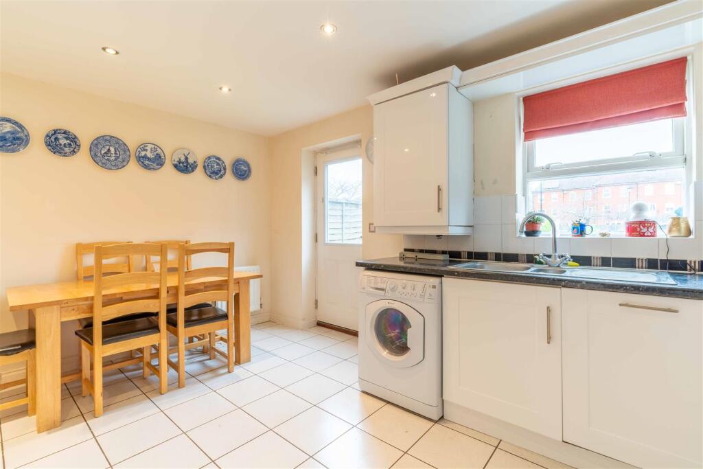 Fully Fitted Kitchen Diner