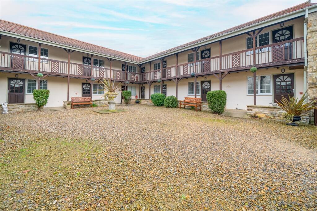 24235 East Ayton Lodge Hotel-048.jpg