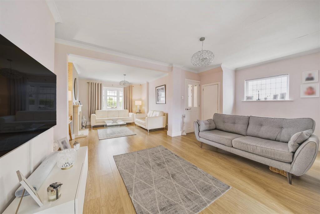 Reception/living room