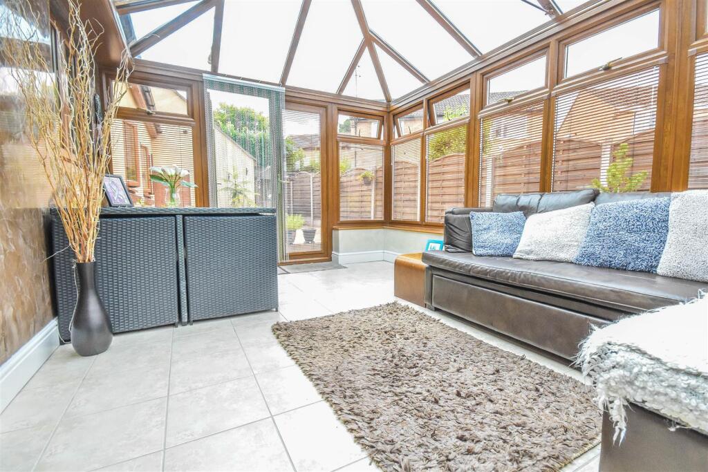 CONSERVATORY/RECEPTION ROOM