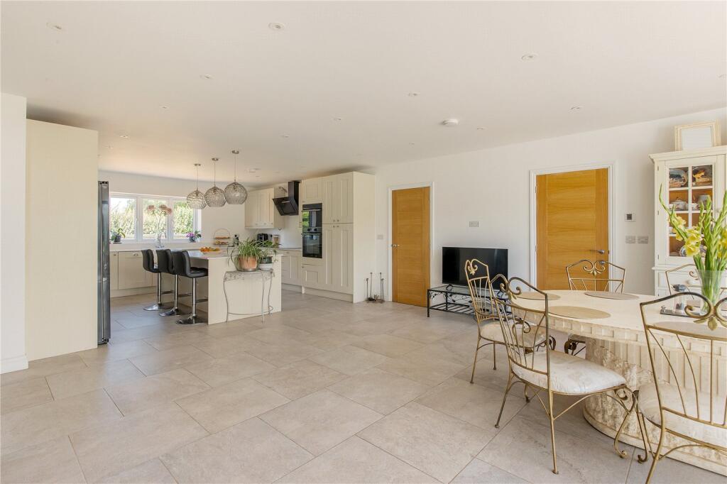 Kitchen/Dining