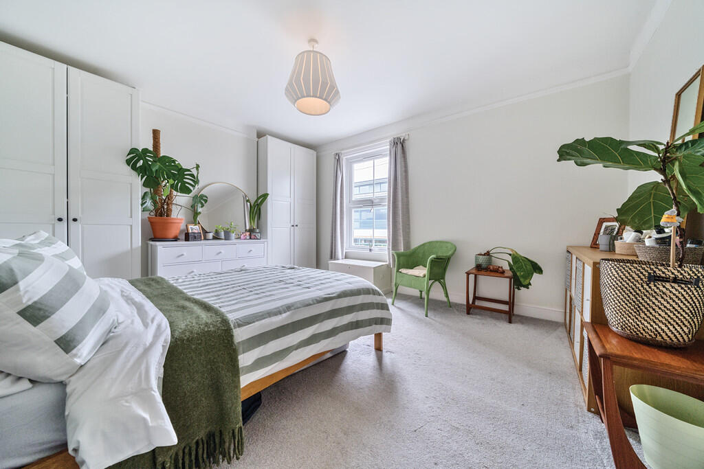 1298196-7-6835a28...