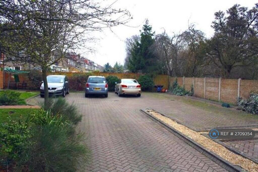 Private Parking View2