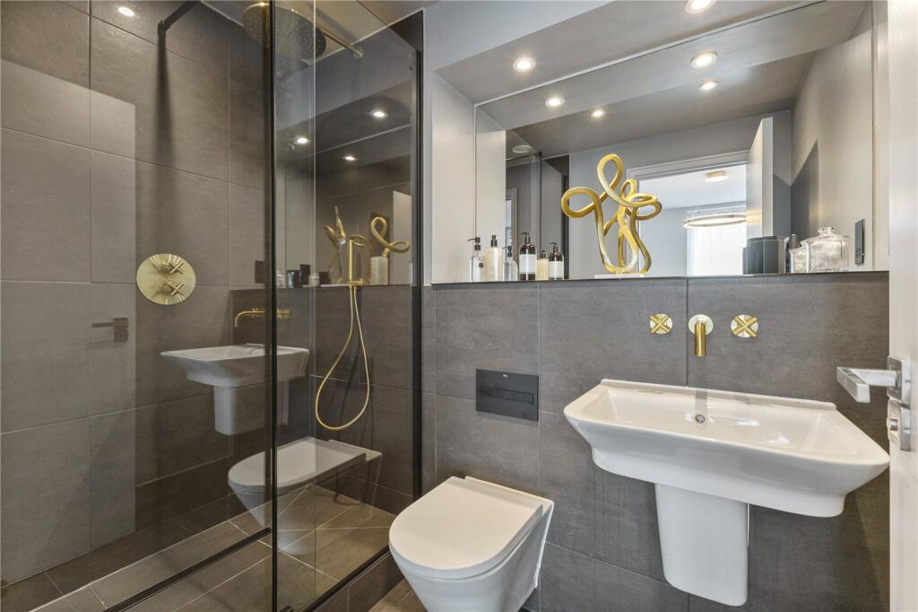 Show Apartment