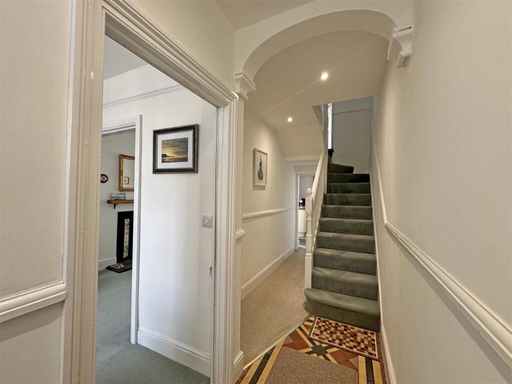 RECEPTION HALLWAY